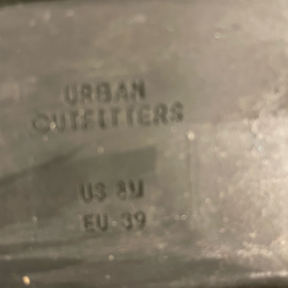 Urban outfitters combat boots side zipper chunky heel. Size 8 excellent conditio - Picture 4 of 5